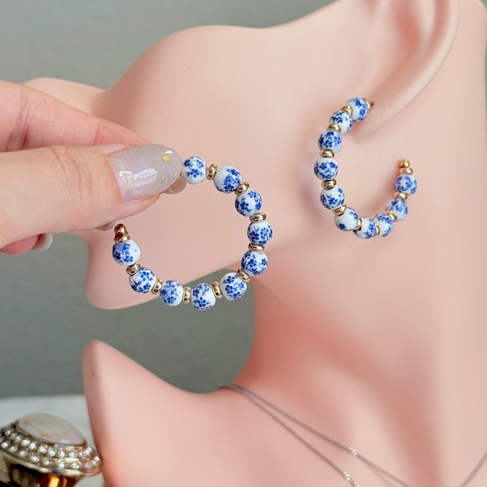 ⚜️ Gold and Blue Accents Earrings - Picture 4 of 7